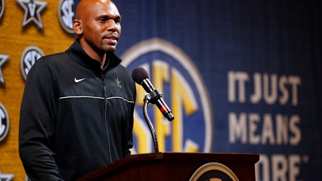 Stackhouse enters 1st season at Vandy with revamped roster